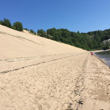 Hotel Le Pionnier Tadoussac Kültér fotó