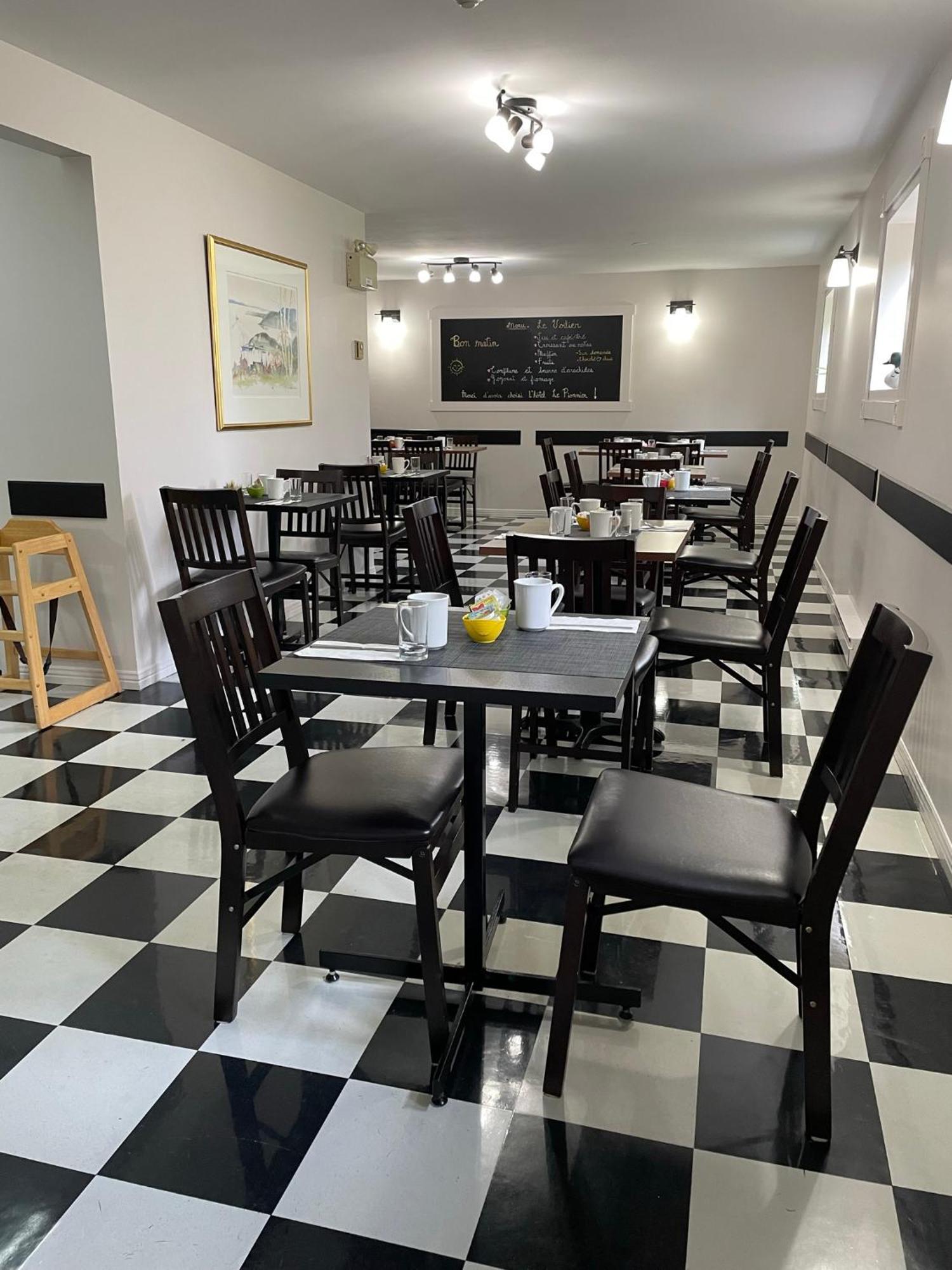 Hotel Le Pionnier Tadoussac Kültér fotó