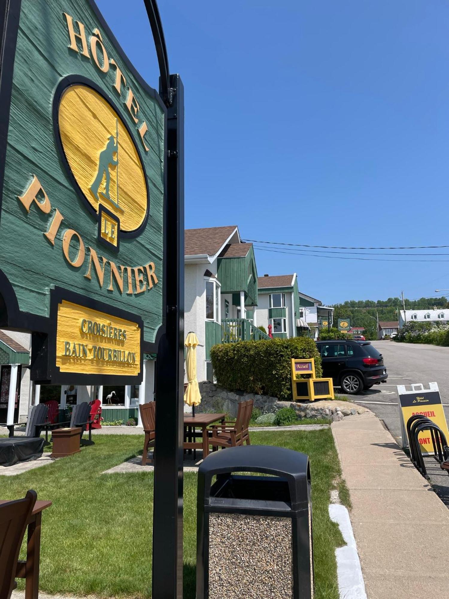 Hotel Le Pionnier Tadoussac Kültér fotó