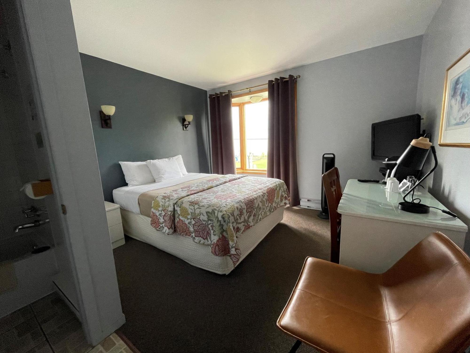 Hotel Le Pionnier Tadoussac Kültér fotó