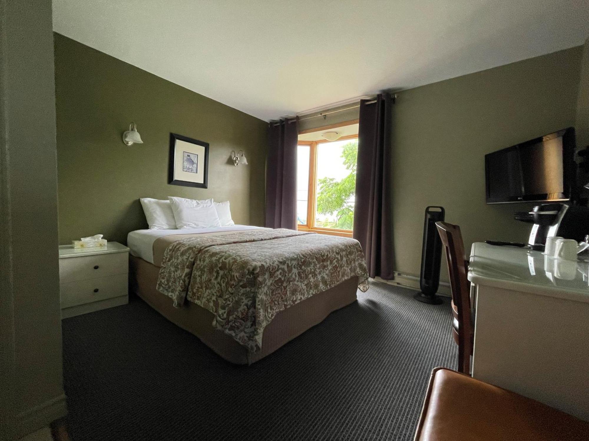 Hotel Le Pionnier Tadoussac Kültér fotó