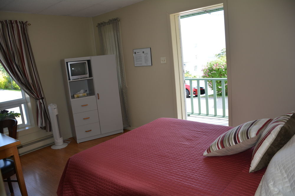 Hotel Le Pionnier Tadoussac Kültér fotó