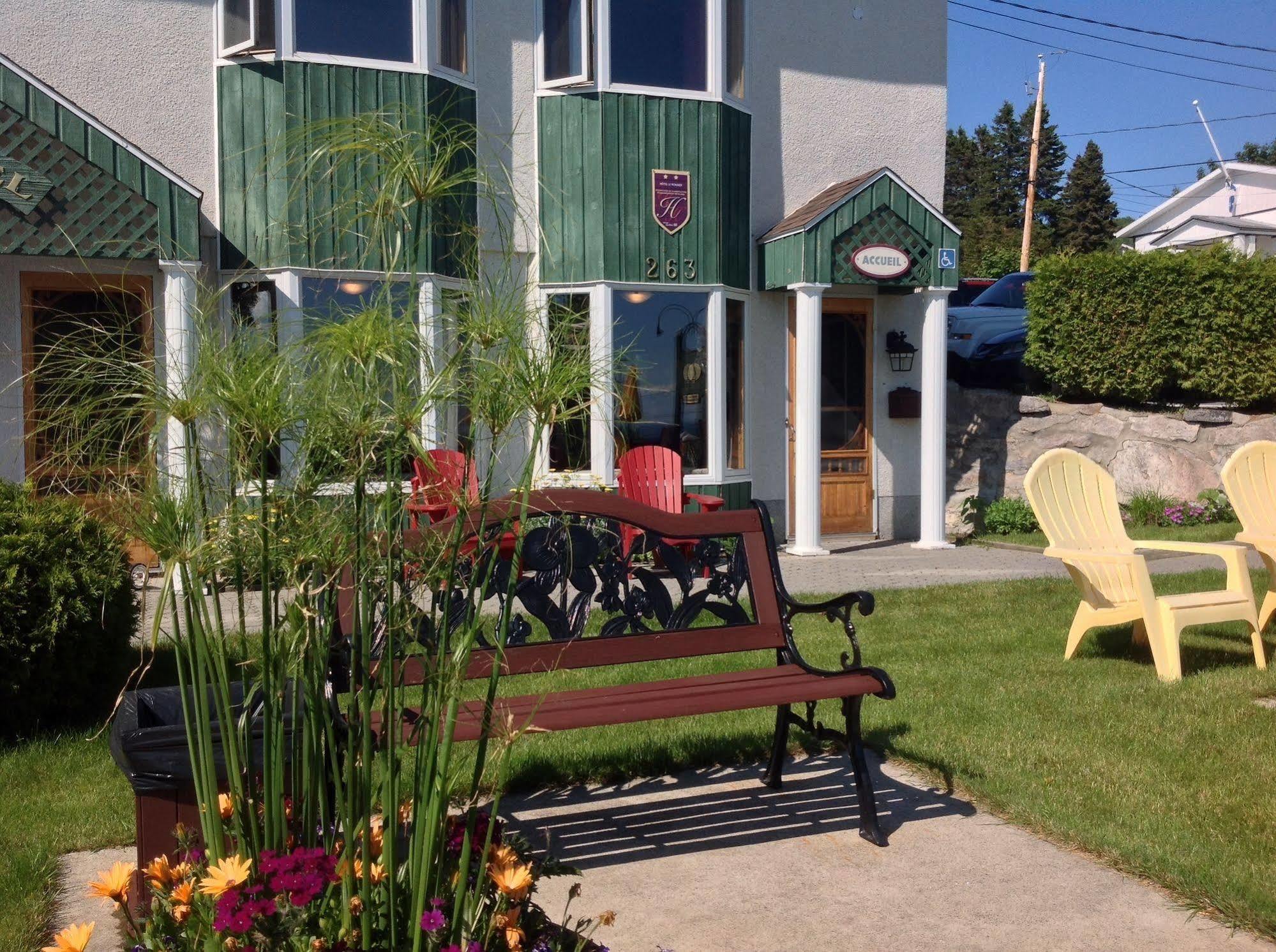 Hotel Le Pionnier Tadoussac Kültér fotó