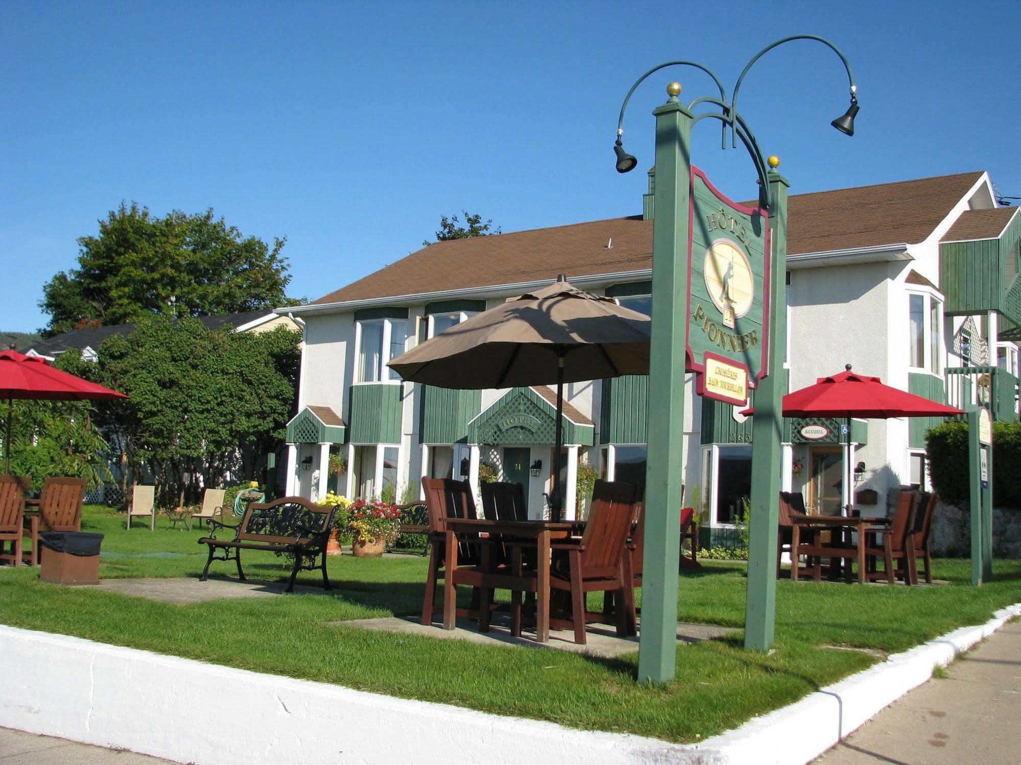 Hotel Le Pionnier Tadoussac Kültér fotó