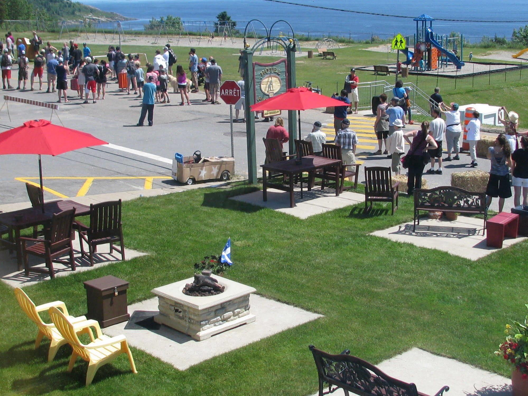 Hotel Le Pionnier Tadoussac Kültér fotó
